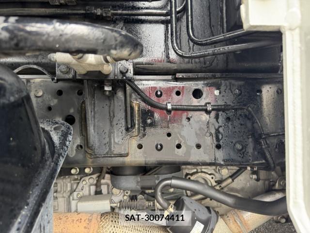 Isuzu ELF TRUCK 2018-04 8524741-25