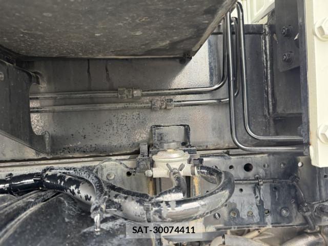 Isuzu ELF TRUCK 2018-04 8524741-27