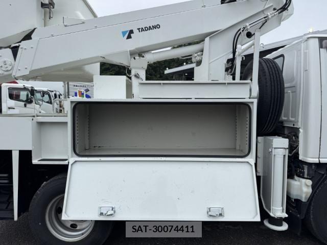 Isuzu ELF TRUCK 2018-04 8524741-7