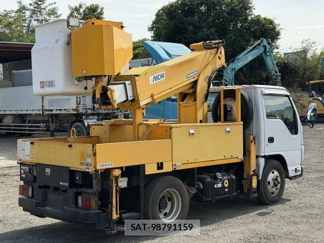 Isuzu ELF TRUCK 2011-01 8524749-11