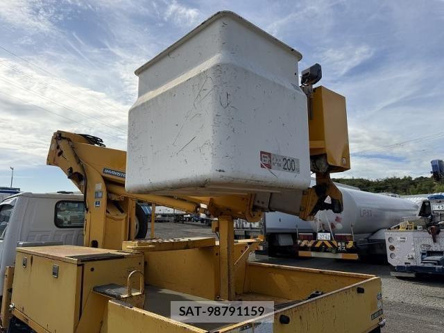 Isuzu ELF TRUCK 2011-01 8524749-27