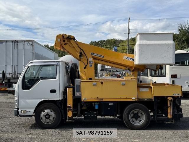 Isuzu ELF TRUCK 2011-01 8524749-4