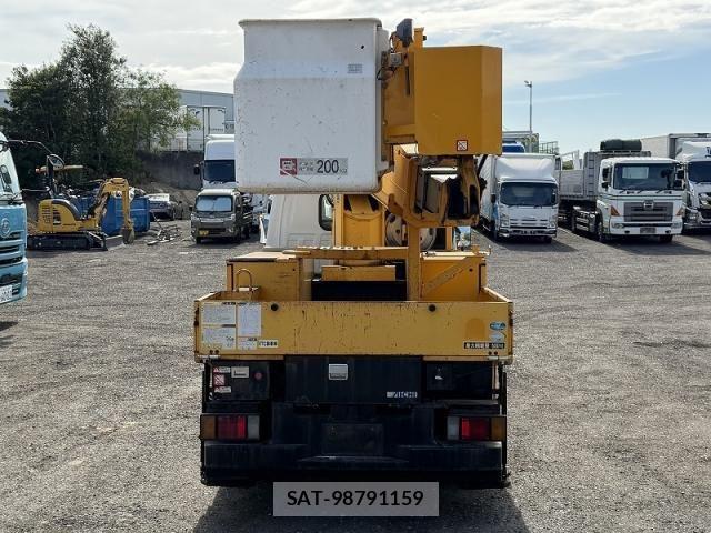 Isuzu ELF TRUCK 2011-01 8524749-8