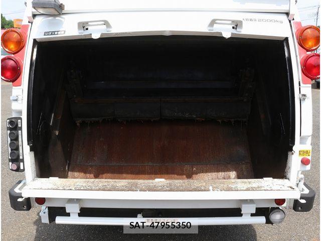 Isuzu ELF TRUCK 2013-03 8524693-11