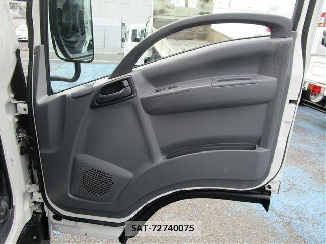 Isuzu ELF TRUCK 2018-11 8524695-20