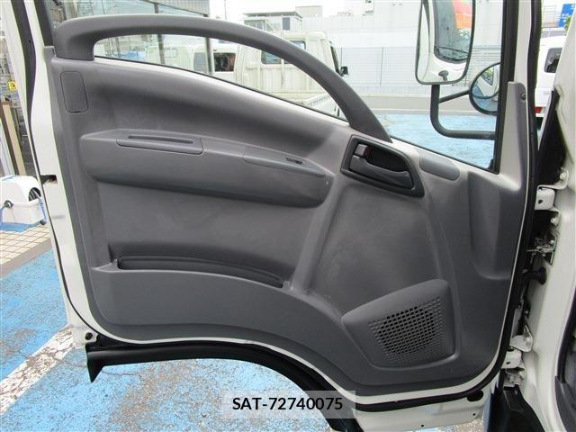 Isuzu ELF TRUCK 2018-11 8524695-21