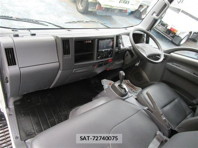 Isuzu ELF TRUCK 2018-11 8524695-22