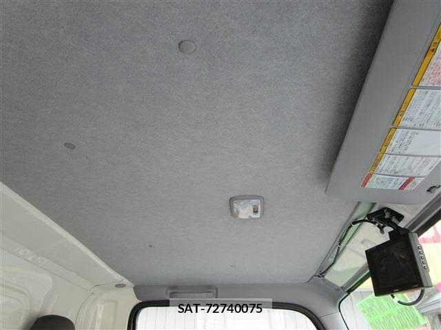 Isuzu ELF TRUCK 2018-11 8524695-23