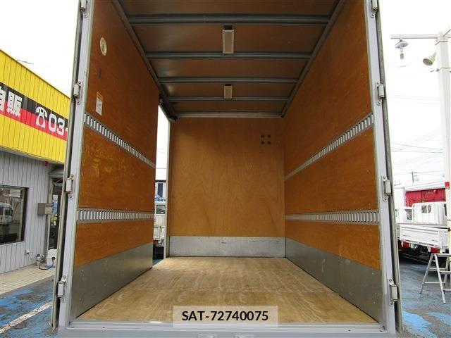 Isuzu ELF TRUCK 2018-11 8524695-27
