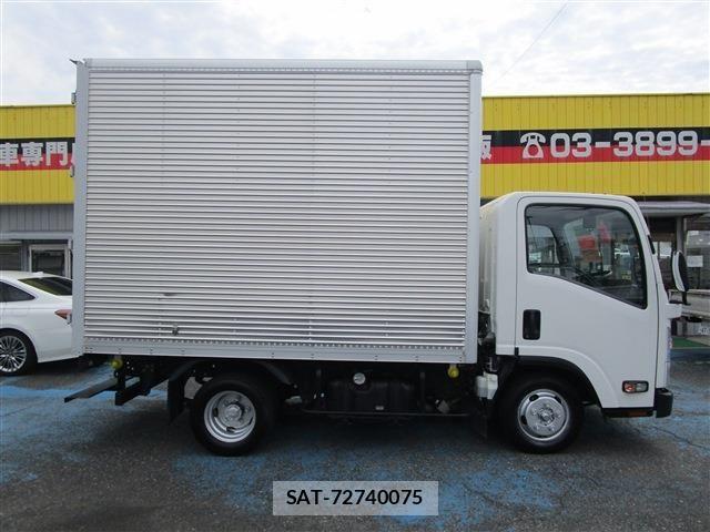 Isuzu ELF TRUCK 2018-11 8524695-2