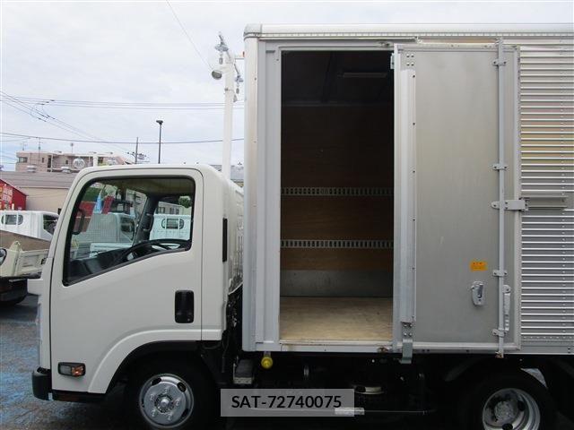 Isuzu ELF TRUCK 2018-11 8524695-8