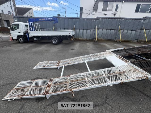 Isuzu ELF TRUCK 2012-09 8524684-9