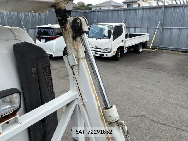 Isuzu ELF TRUCK 2012-09 8524684-15