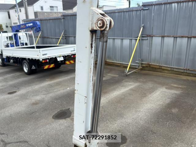 Isuzu ELF TRUCK 2012-09 8524684-17