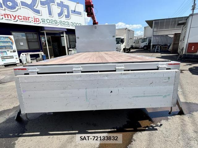 Isuzu ELF TRUCK 2017-11 8524669-11