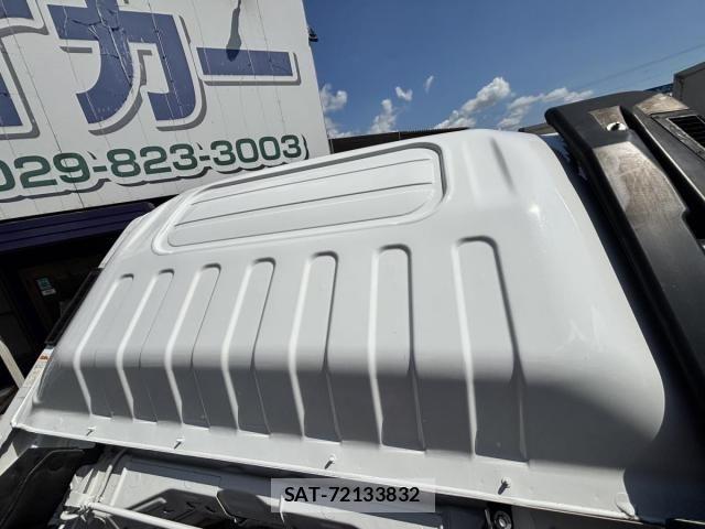 Isuzu ELF TRUCK 2017-11 8524669-17