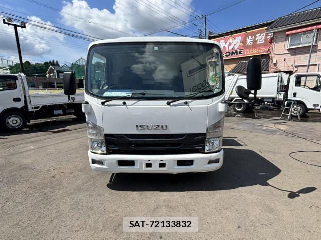 Isuzu ELF TRUCK 2017-11 8524669-1