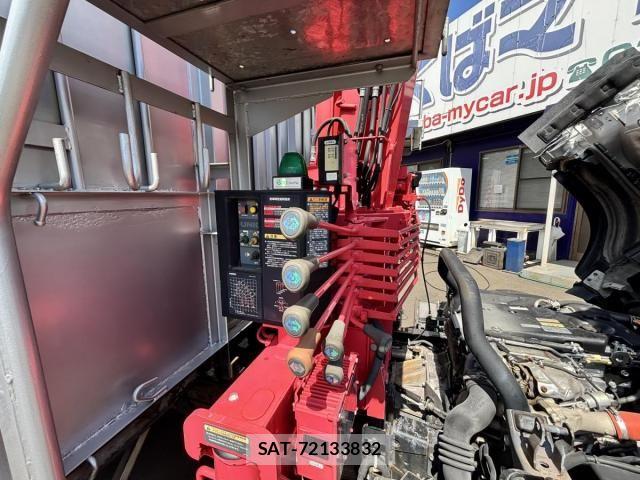 Isuzu ELF TRUCK 2017-11 8524669-25