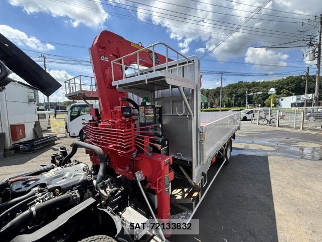 Isuzu ELF TRUCK 2017-11 8524669-28