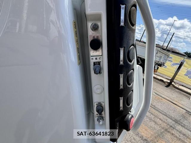 Isuzu ELF TRUCK 2014-03 8524696-9