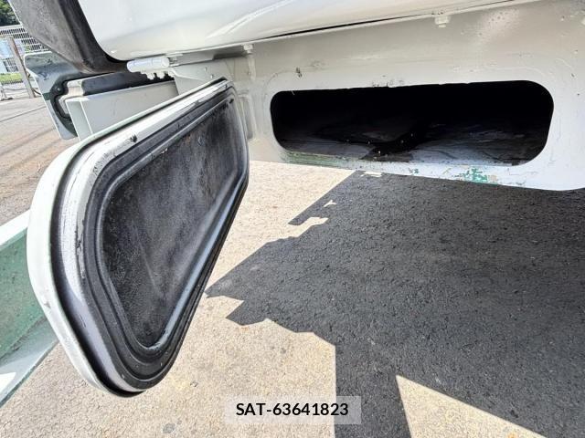 Isuzu ELF TRUCK 2014-03 8524696-12