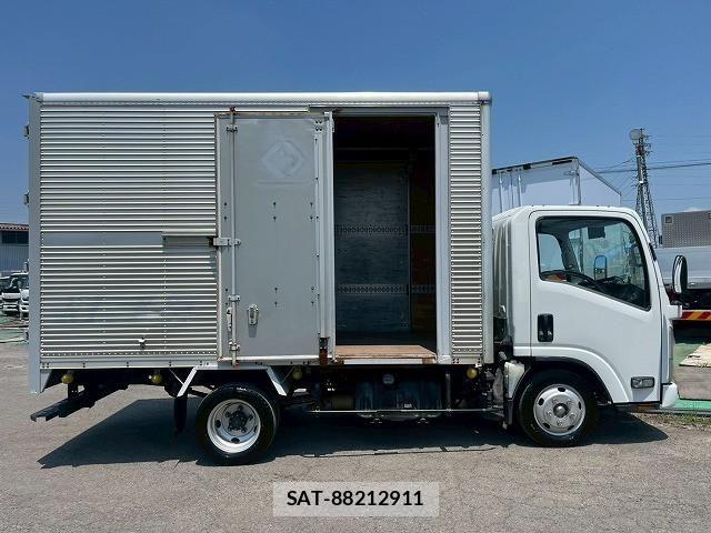 Isuzu ELF TRUCK 2013-05 8524739-9