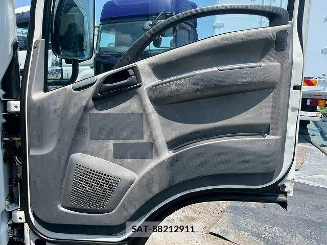 Isuzu ELF TRUCK 2013-05 8524739-17