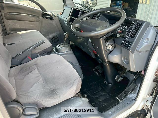 Isuzu ELF TRUCK 2013-05 8524739-18