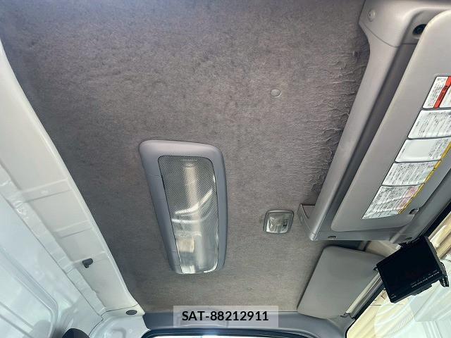 Isuzu ELF TRUCK 2013-05 8524739-20