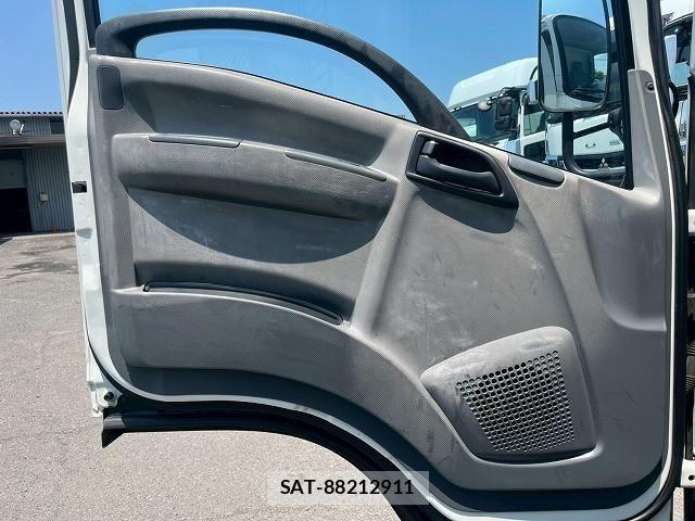 Isuzu ELF TRUCK 2013-05 8524739-21