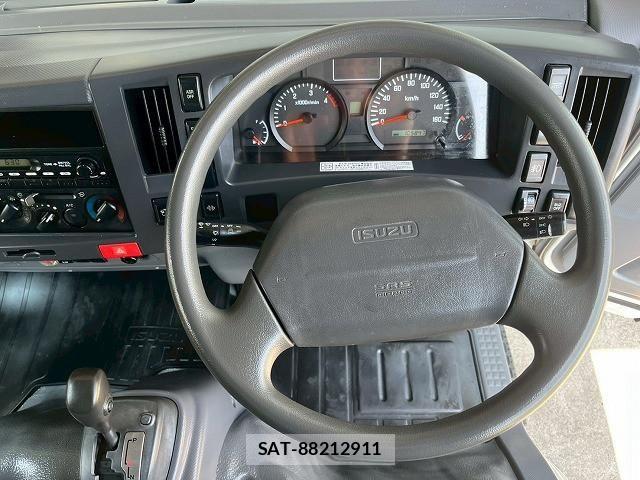 Isuzu ELF TRUCK 2013-05 8524739-25