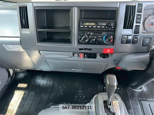 Isuzu ELF TRUCK 2013-05 8524739-27