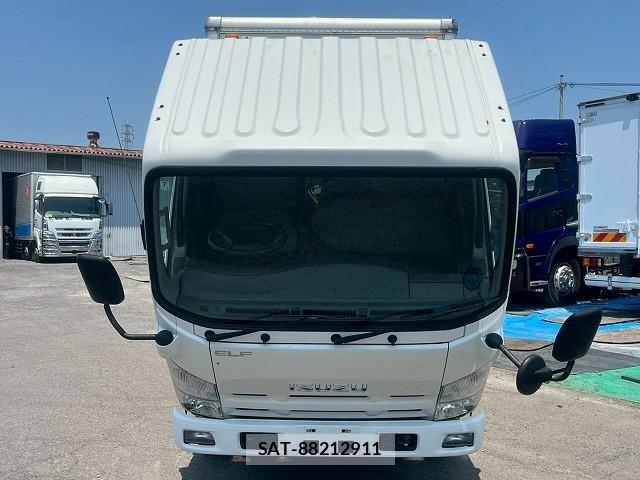 Isuzu ELF TRUCK 2013-05 8524739-2