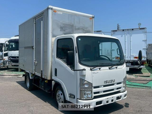 Isuzu ELF TRUCK 2013-05 8524739-3