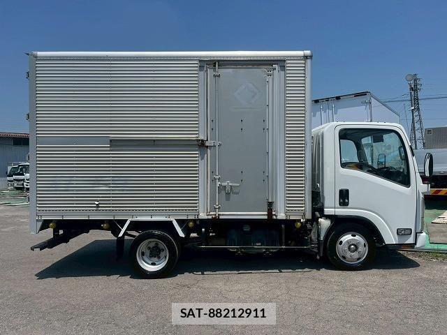 Isuzu ELF TRUCK 2013-05 8524739-4