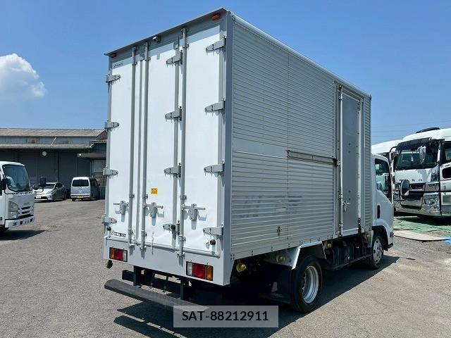 Isuzu ELF TRUCK 2013-05 8524739-5