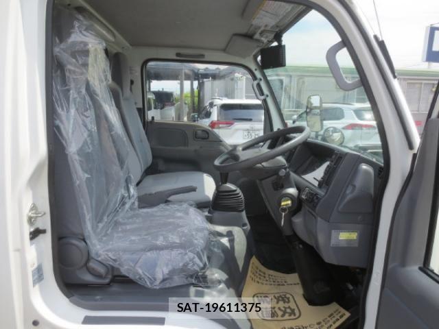 Isuzu ELF TRUCK 2016-06 8524746-12