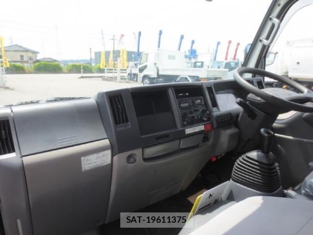 Isuzu ELF TRUCK 2016-06 8524746-13