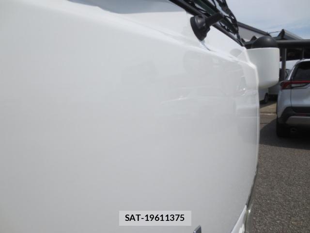 Isuzu ELF TRUCK 2016-06 8524746-17