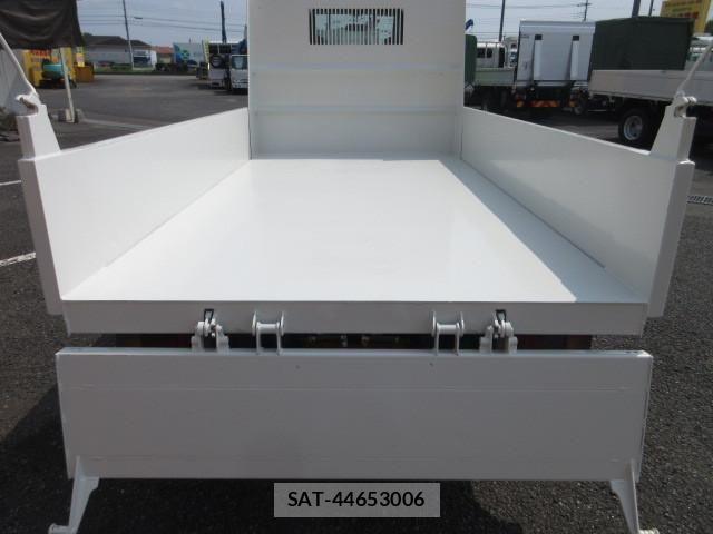 Isuzu ELF TRUCK 2013-08 8524705-13