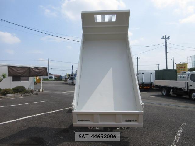 Isuzu ELF TRUCK 2013-08 8524705-18