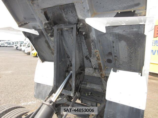 Isuzu ELF TRUCK 2013-08 8524705-20