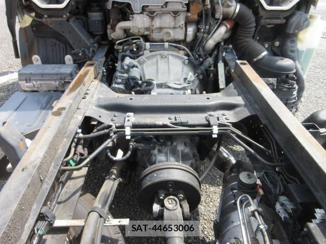 Isuzu ELF TRUCK 2013-08 8524705-23