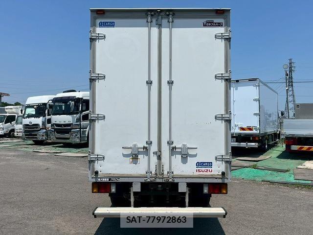 Isuzu ELF TRUCK 2019-05 8524732-6