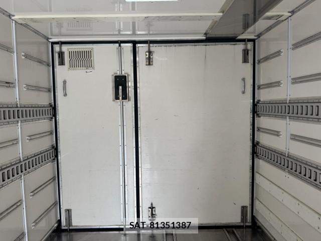 Isuzu ELF TRUCK 2019-01 8524716-15