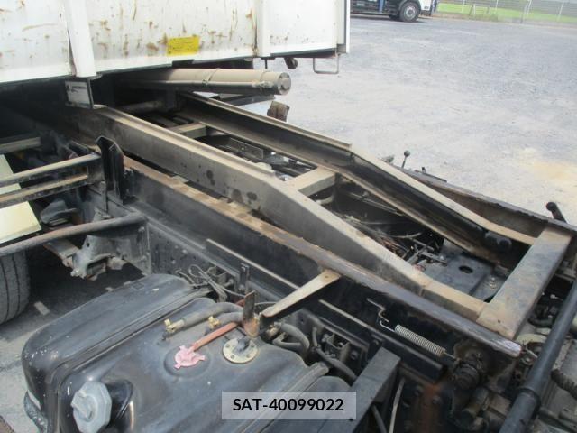 Isuzu ELF TRUCK 2015-11 8524661-9