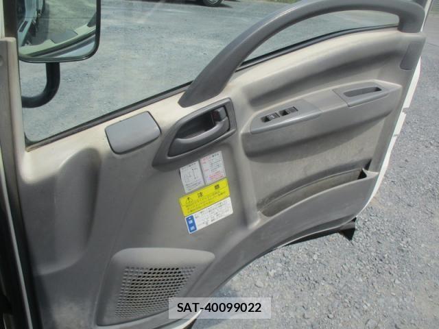 Isuzu ELF TRUCK 2015-11 8524661-26