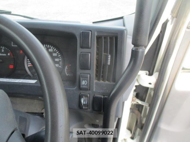 Isuzu ELF TRUCK 2015-11 8524661-27