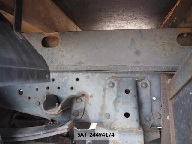 Isuzu ELF TRUCK 2012-03 8524704-24