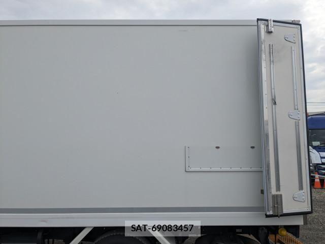 Isuzu ELF TRUCK 2021-04 8524744-22